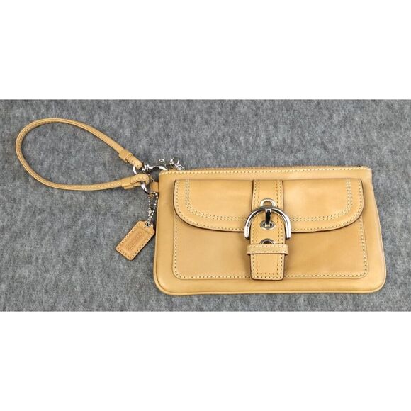 Coach Soho Leather Wallet Wristlet Butterscotch Tan Logo Buckle Bag Charm Clutch - Picture 1 of 16